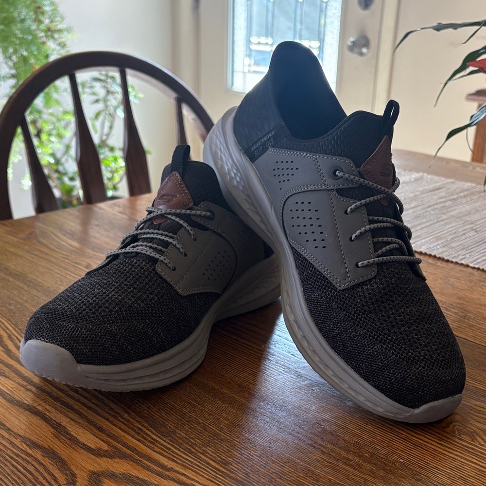 Skechers Men's Black and Gray Knit Lace-Up Athletic Sneakers